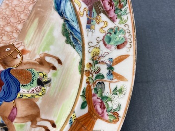 Cinq plates en porcelaine de Chine famille rose de Canton, 19&egrave;me